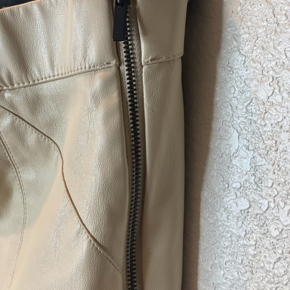 Zara Faux Leather Tights in Cream - Picture 10 of 15